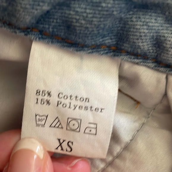 🚫SOLD🚫 Distressed Mini Shorts - Picture 7 of 13